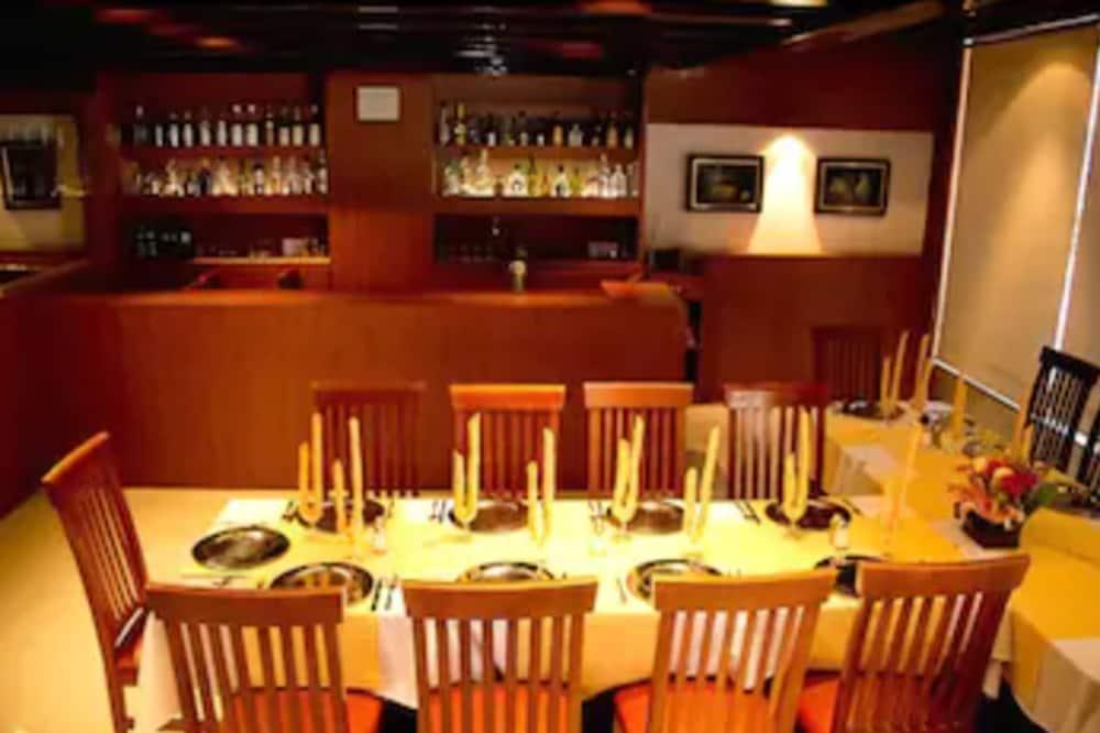 Corinto Hotel Мехико Экстерьер фото